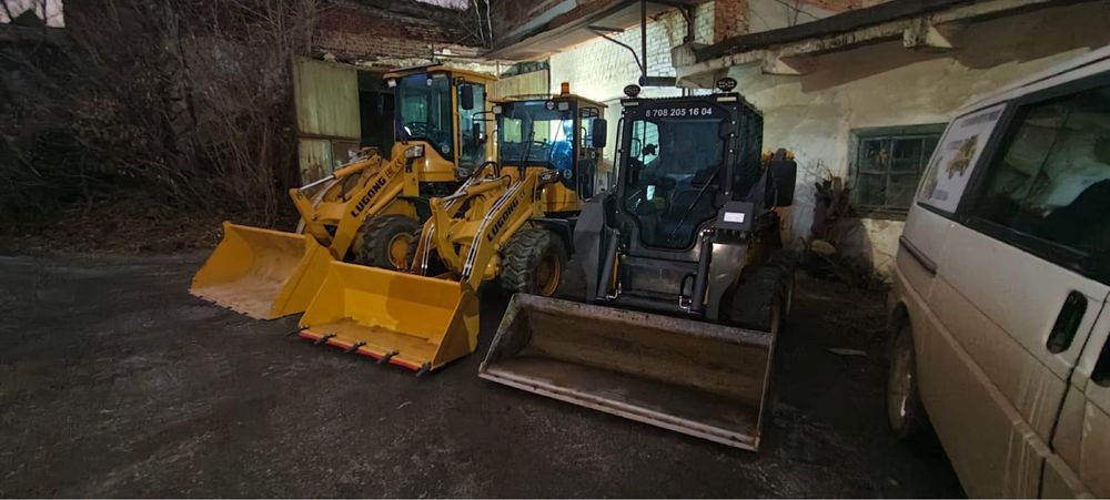 Погрузчик, мини погрузчик,бобкат. Услуги. Уборка снега. Вывоз снега.