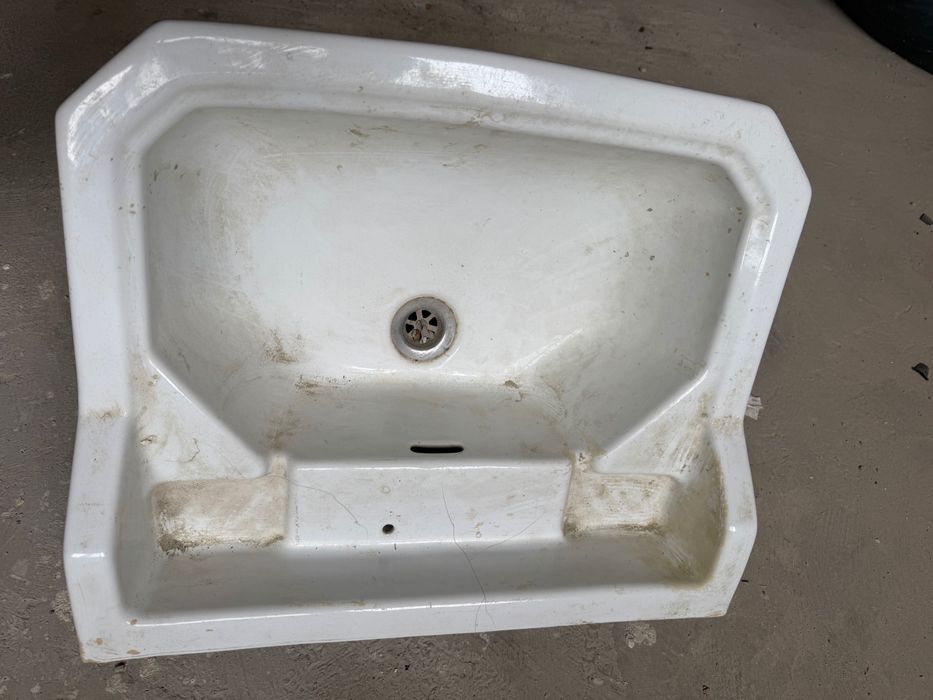 Порцеланови мивки за баня