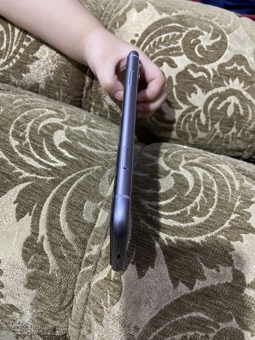 Продам Iphone 11