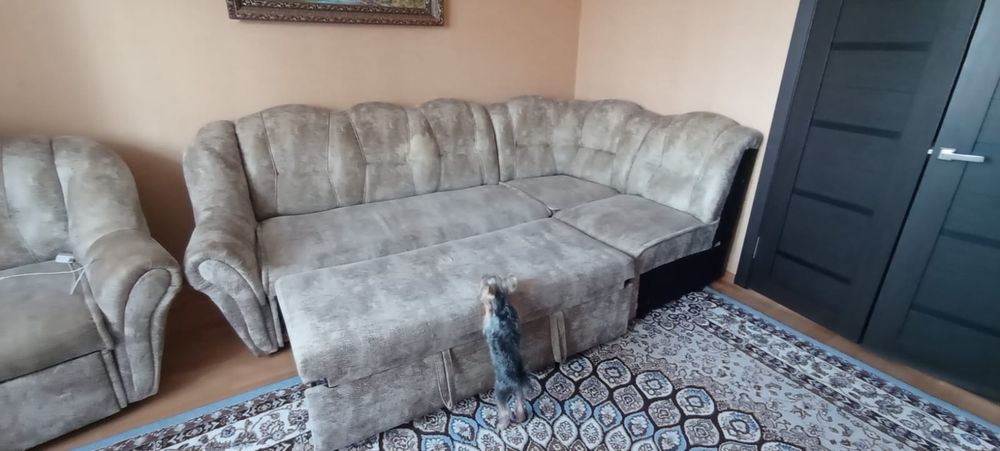 Продам угловой диван б/у