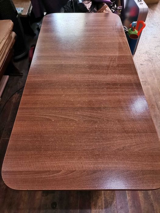 Маса от дърво голяма