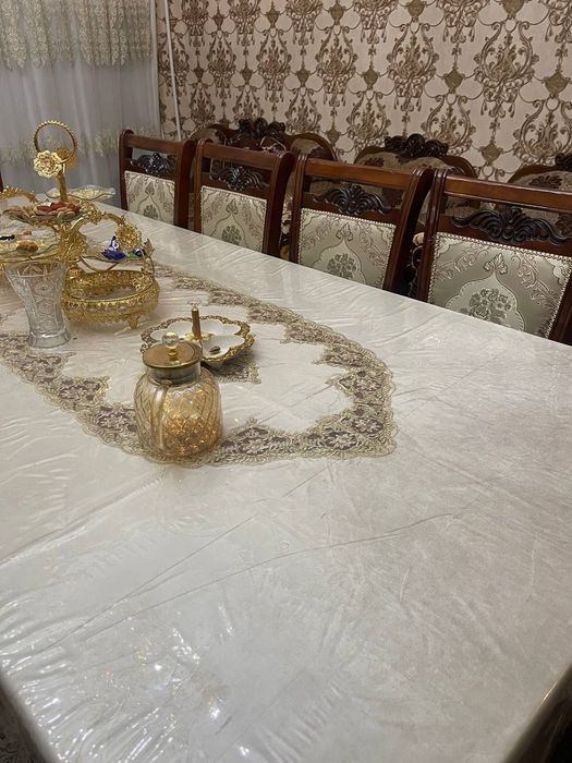 Набор мебельи, стол со стульями, сервант