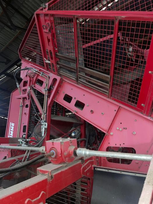 Свеклоуборочный комбаин