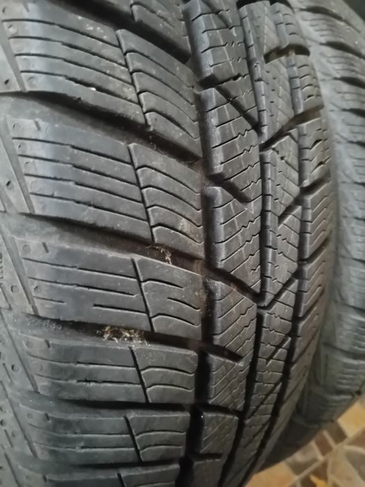 2 бр. зимни гуми 205/55R16 - отлично състояние