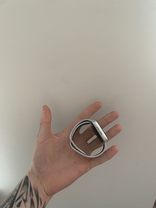 Обмен Apple Watch Se nike на наушники