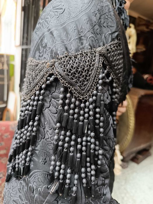 Уникална дамска връхна дреха от началото на 20 век – запазена!