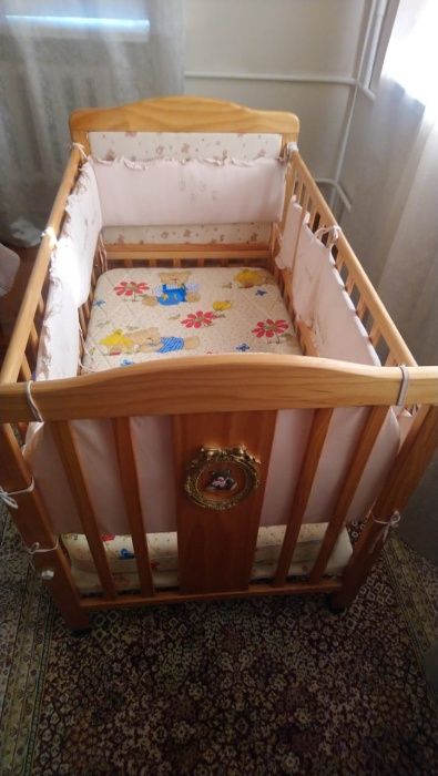 Детская кроватка