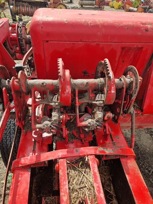 Aparat  legator   corp  cama  presa balotiera  Sgorbati  New holand