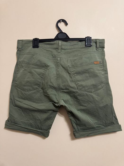 2 броя Carhartt Slim Bermuda.Carhartt WIP Swell Short Dollar Green.