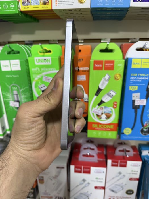 Samsung s24 fe 256 почти новы