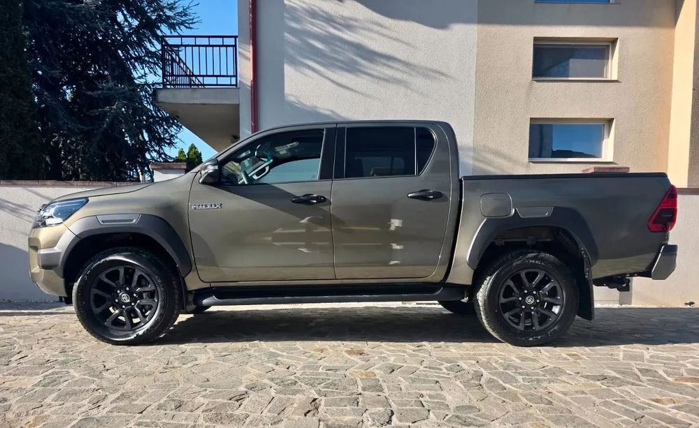 Toyota Hilux INVINCIBLE / Auto NOU / TVA Deductibil / LEASING / Garantie TOYOTA