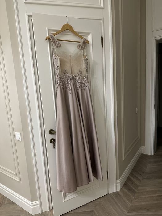 Красивое, вечернее платье