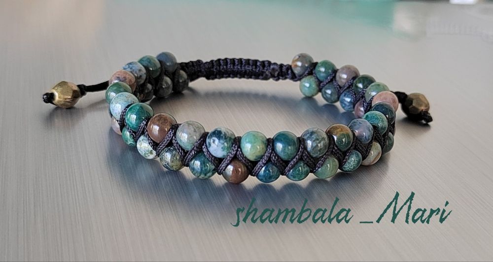 Браслеты из камней