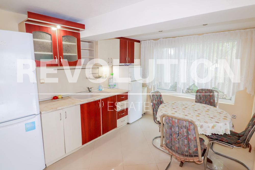 Етаж от къща  в гр.Варна, Бриз!