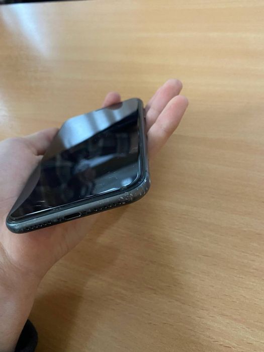 Срочно продам айфон 11