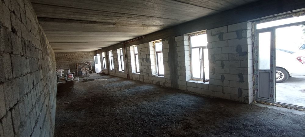 Noturar bino sotiladi