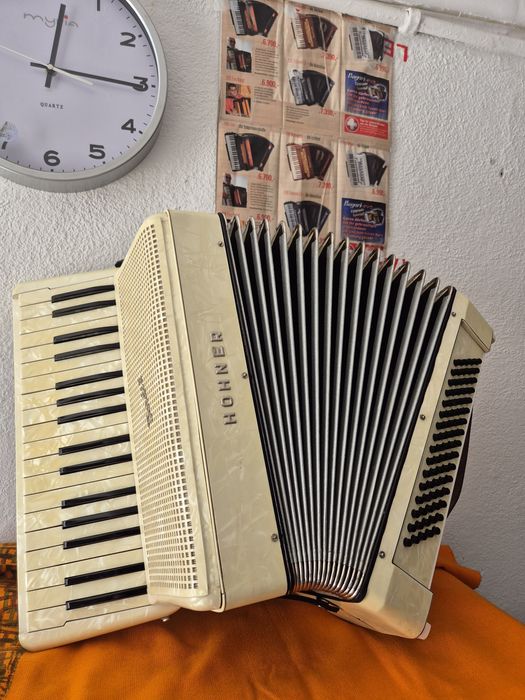 Acordeon Hohner Verdi II în Sata