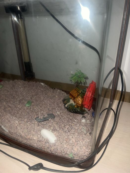Продаю аквариум в очень хорошем состоянии.