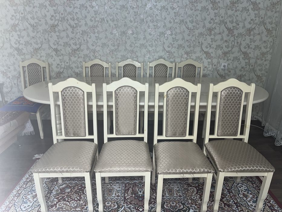 Стол для гостиной