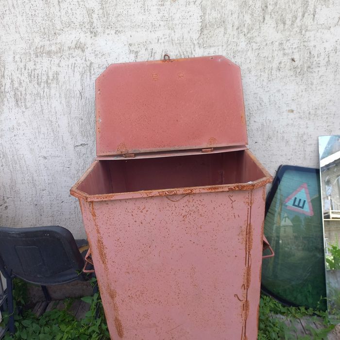 Продам мусорные контейнеры