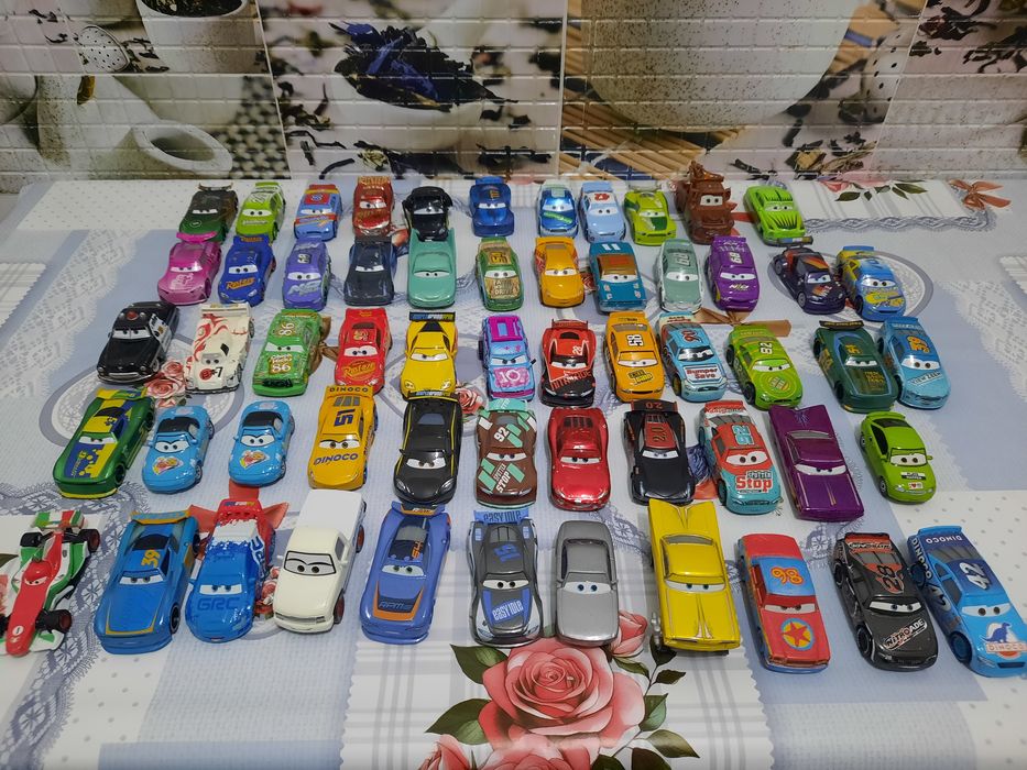 Colecția Fulger MCQUEEN
