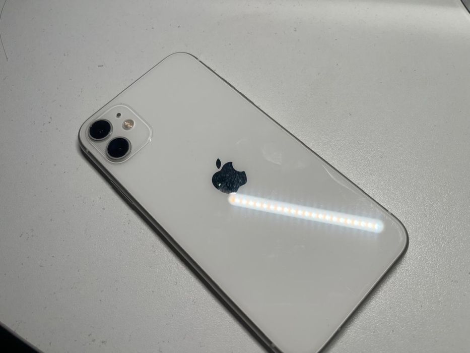 iPhone 11 128ГБ E-SIM Обмен