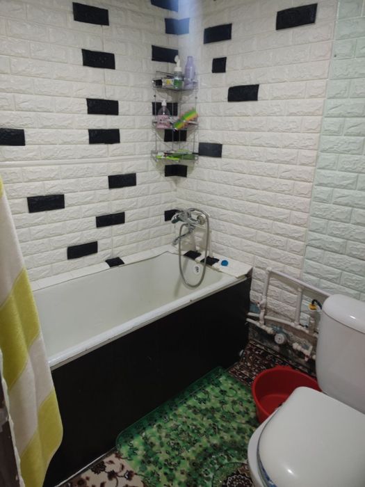 Чирчик шахар 4 микрорайонда 1 хонали квартира соти