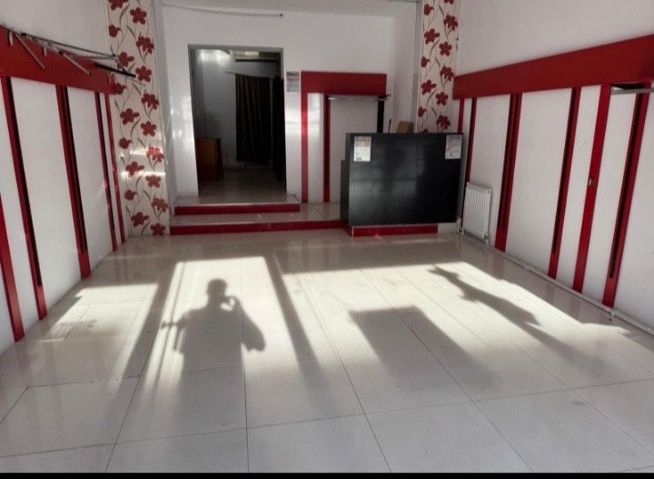 De inchiriat spatiu comercial 70 mp str Garii 82 Giurgiu