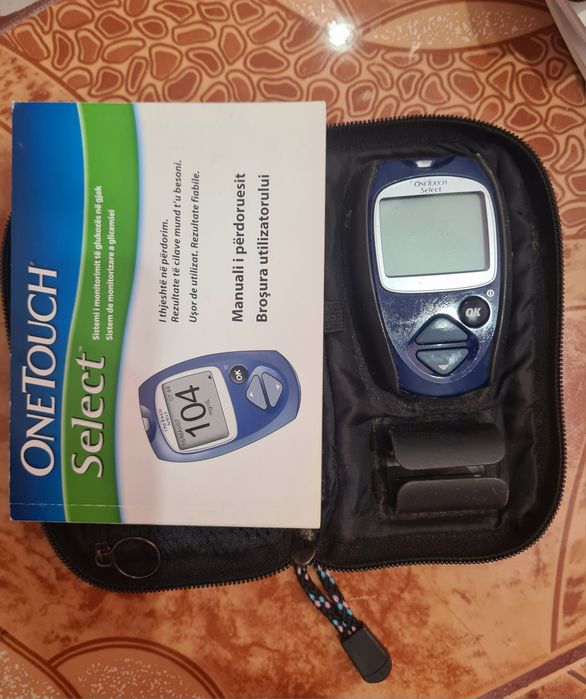 Vând glucometru-sistem de monitorizare glicemie