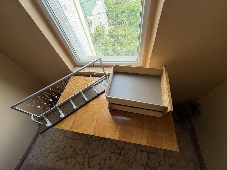 Pismenniy stol sotiladi