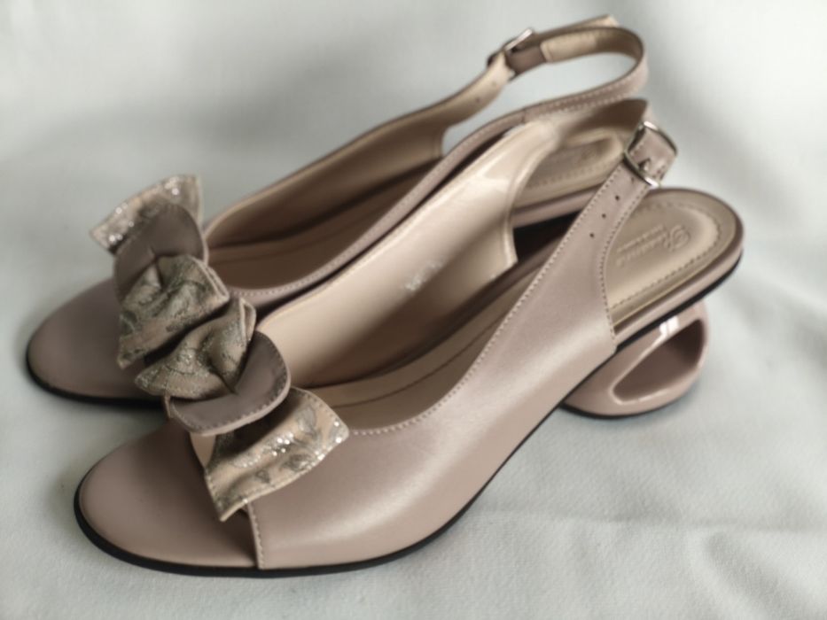 Roxanne, нови сандали естествена кожа, номер 39