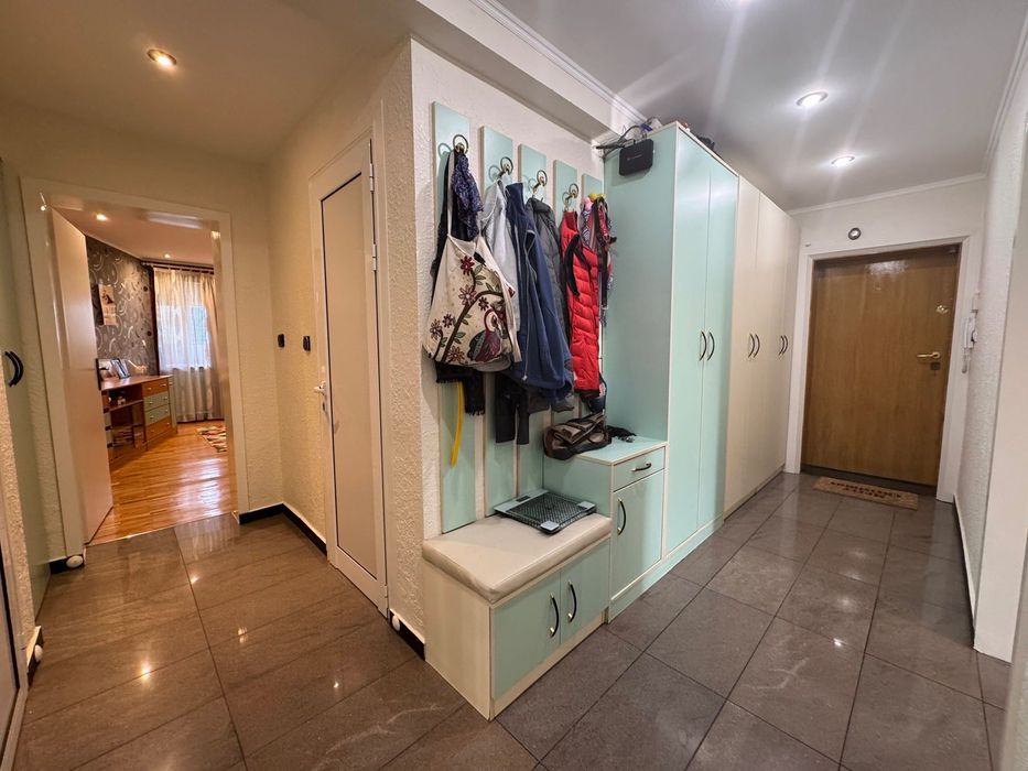 3-Стаен апартамент в кв. Редута