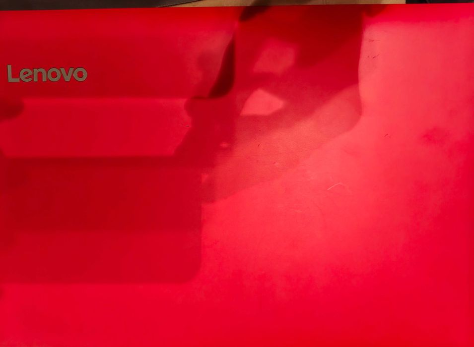 Червен Лаптоп Lenovo ideapad 320 ast 15inch/8Ram/1tb