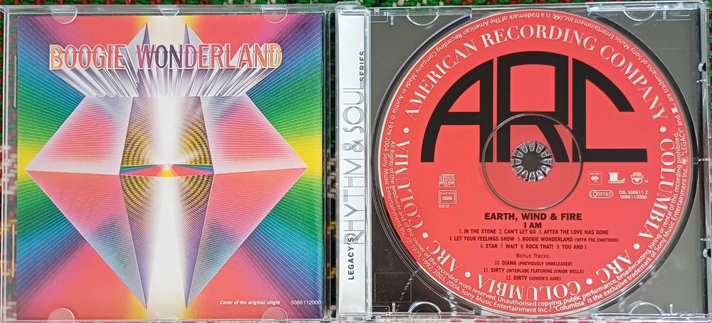 Продавам четири диска на Earth Wind & Fire и един диск на Stevie Wonder