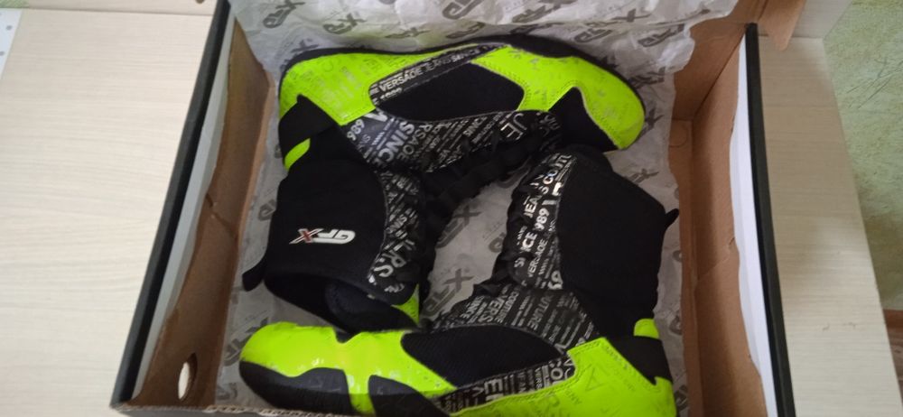 Продам боксерки  .