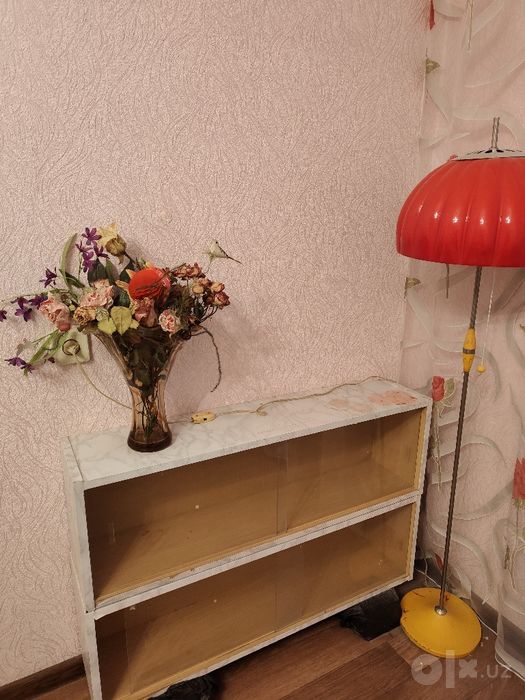 Книжные полки со стеклом