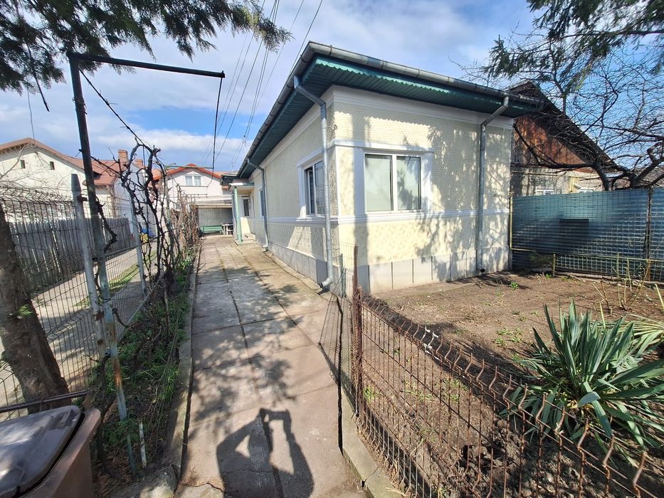 Casa+ teren de vânzare