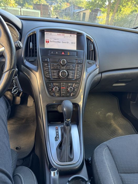 Opel astra J Sports Tourer 2013 - Diesel - Cutie Automata - 2.0CDTI 165 CP - 343.907 km