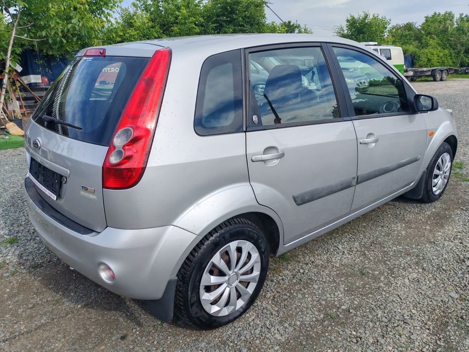 Ford Fiesta 1.4 tdci 2007 model Ghia cash sau rate fixe