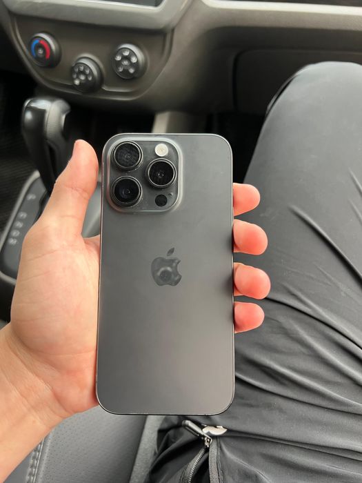 iPhone 15 Pro в отличном состоянии