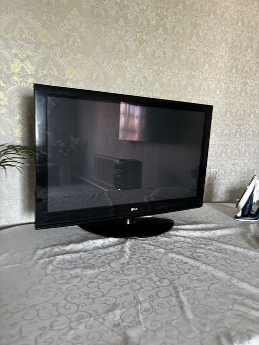Телевизор Б/У LG