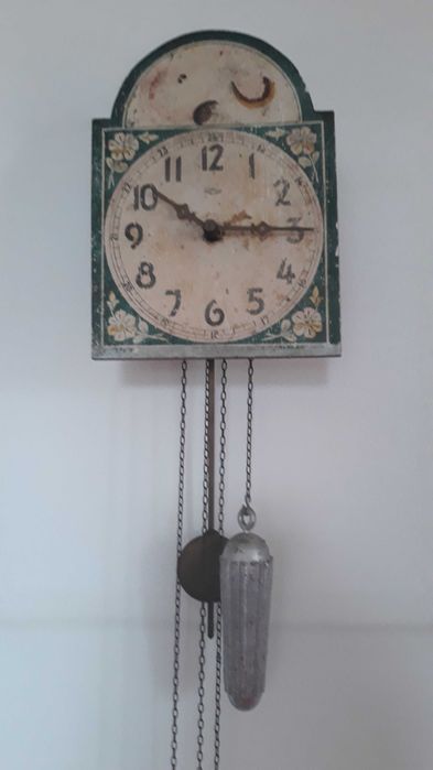 Ceas vechi de perete.
