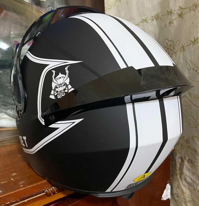 Продаётся Шлемы новые