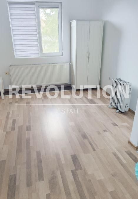 Къща в район извън Варна!