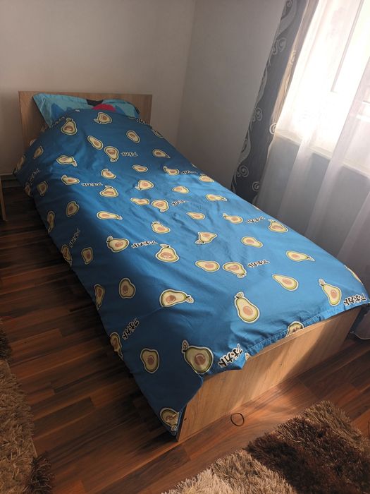 2 paturi+1 birou +scaun de birou