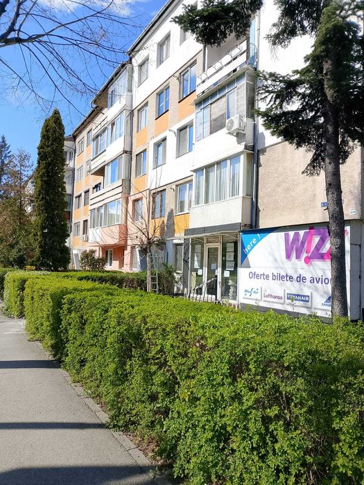 Spatiu comercial :  FARMACIE / birouri / agentie /salon ,   50mp   SAU   100 mp    -Sibiu