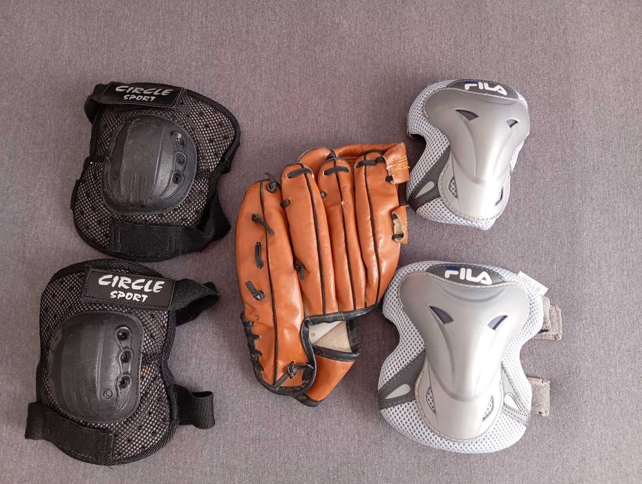 Наколенки и бейзболна ръкавица