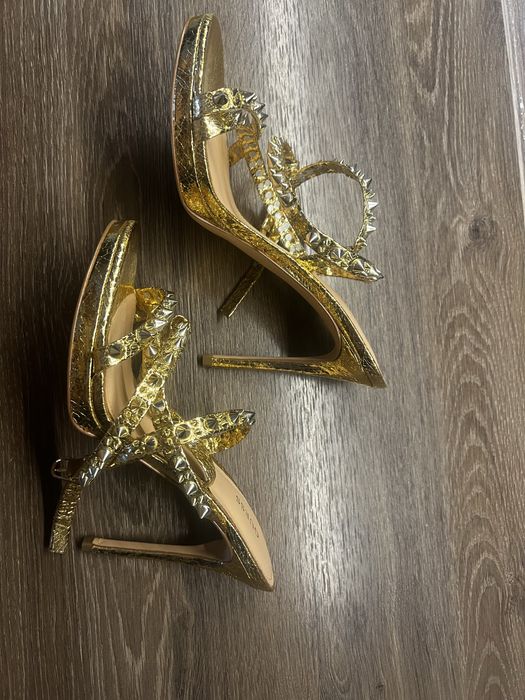 “Guess” отигинални сандали