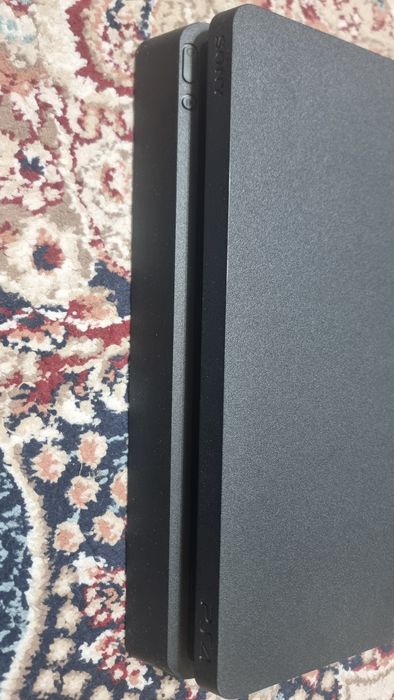 PlayStation 4 Slim 1 TB