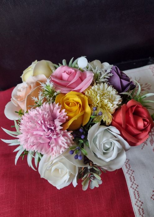 Aranjament flori artificiale (spumă)